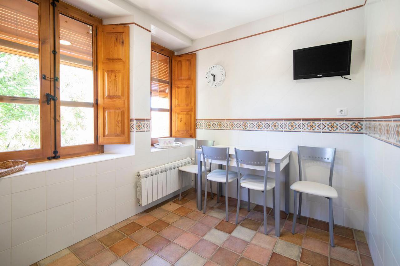 Apartamentos Ribera del Duero Las Escuelas Vadocondes Exterior foto